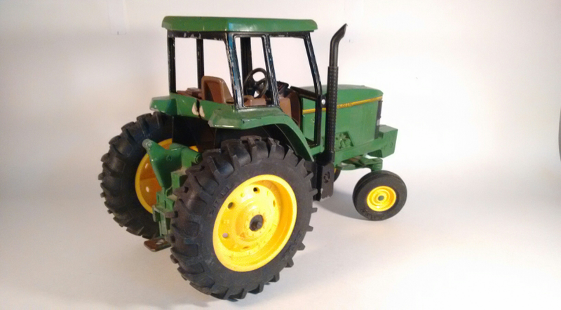 Illustration for article titled TRACTORS.